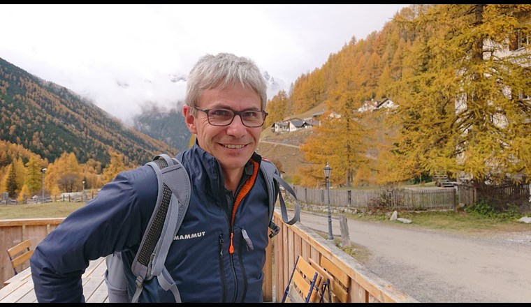 Empa-Forscher Dominik Brunner ermittelte die Umweltverschmutzung mit Nanoplastik in den Alpen. Bild: Empa