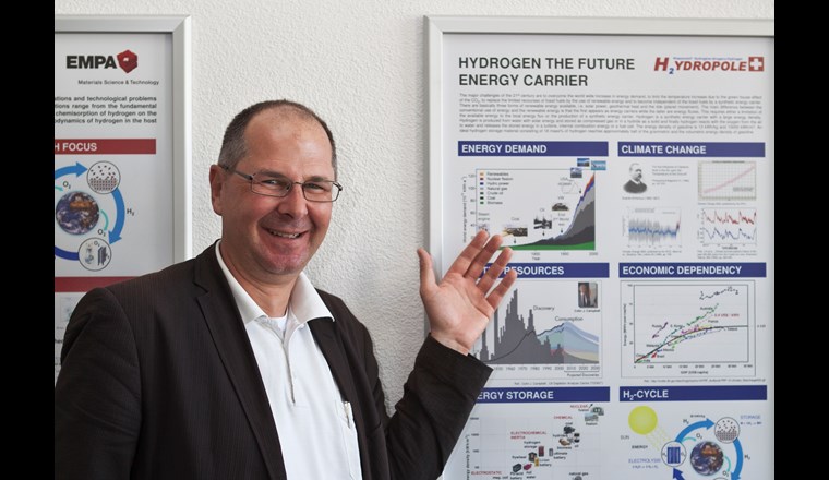 Andreas Züttel, Leiter des gemeinsamen Energieforschungszentrums der Empa und der EPFL in Sion. Bild: Empa
