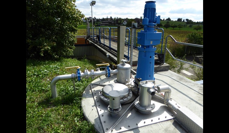 Des quantités importantes de méthane sont émises dans l’atmosphère dans les STEP communales, le traitement anaérobie des boues (digestion) étant particulièrement touché. Il existe ici un potentiel important de réduction des émissions de gaz à effet de serre. Pour les boues, des mesures simples permettent de réduire considérablement la perte de méthane et d’augmenter la quantité de gaz d’épuration utilisable.