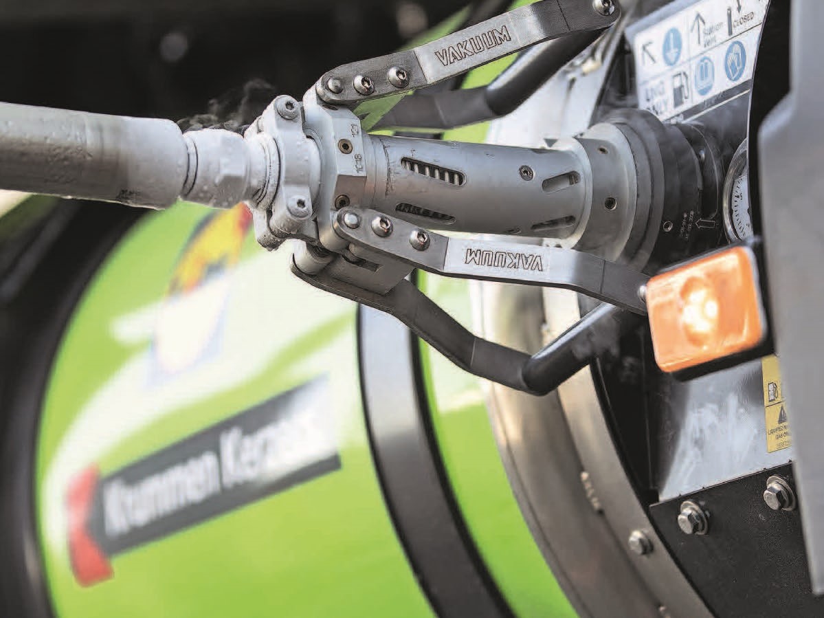 Zwischenergebnisse aus dem Projekt «HelloLBG». Im Bild: Betankung eines LNG-Tanks eines Lkws. (©Lidl Schweiz)