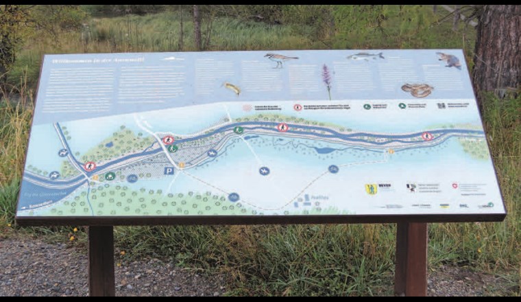 Informationstafeln entlang des Inn bei Bever.