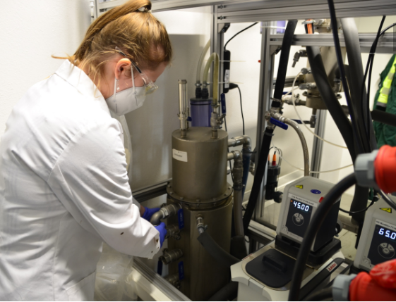 Ziel von [BioTecHs] ist es, aus Abwasser grünen Wasserstoff zu gewinnen. (Foto: FH Münster/Frederik Tebbe)