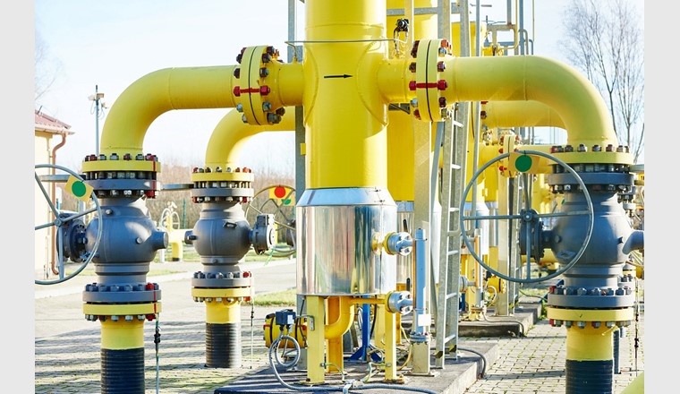 Ein Ausfall der russischen Gaslieferungen wäre in Europa nicht vollständig kompensierbar, jedenfalls nicht kurzfristig und nicht ohne Verbrauchsreduktionen. Die Schweiz hätte in diesem Szenario immerhin aber einen wichtigen Vorteil, da sie noch Gas aus dem Süden beziehen könnte. Über Italien könnte sie Gas aus Nordafrika und Aserbeidschan erhalten. (Bild: ©kadmy/123rf.com)