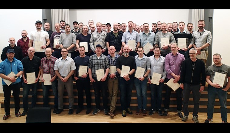 Gratulation den neuen Klärwerkfachmännern 2022.
Bild: Jürg Sinniger, AWEL