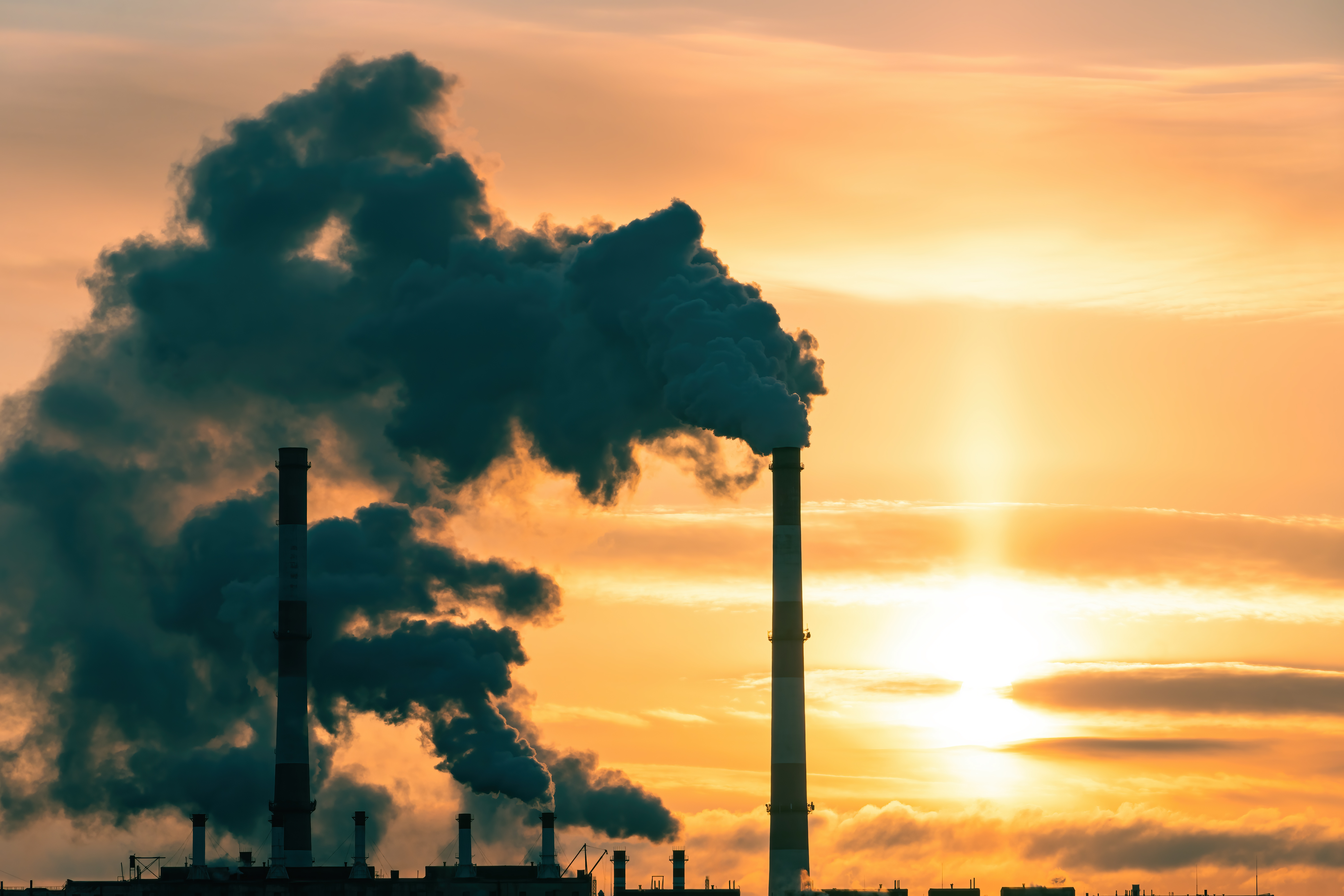 Laut SES werden drei Viertel der Energie über weite Distanzen importiert, dazu gehörten alle Erdölprodukte, Erdgas sowie die Kernbrennstoffe. Für den Import würden jährlich im Durchschnitt 10 Milliarden Franken ins Ausland überwiesen. Die Energiewende berge jedoch die Chance, den Energie-Unabhängigkeitstag zukünftig immer weiter nach hinten zu verschieben und die Energieunabhängigkeit der Schweiz zu stärken, so die SES weiter. (©leonid/adobestock)