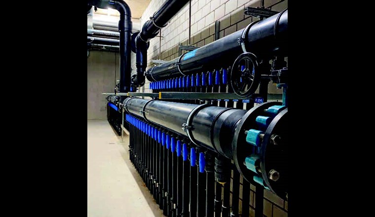 Einer von sechs Erdsondenverteilern, die den Erdspeicher bilden.