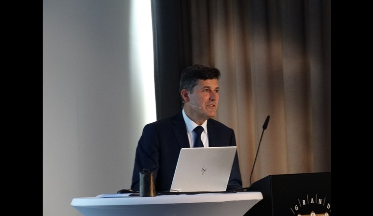 Vizepräsident Mauro Suà führte durch die 78. Mitgliederversammlung des VSA.