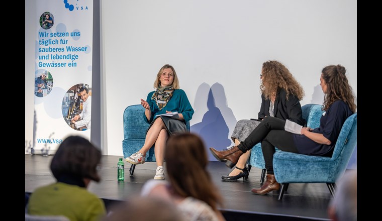 La consigliera nazionale Kathrin Bertschy, Vicepresidente VSA Anja Herlyn e Carina Doll («VSA-Young Professionals») . Foto: Roberto Conciatori /VSA