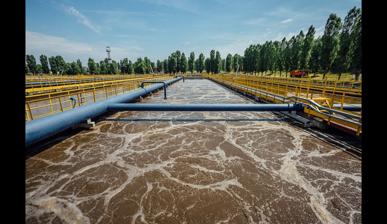 Bund lässt Abwasser von über 100 Kläranlagen auf Viren überwachen. (Bild: Mulderphoto, ©adobestock)