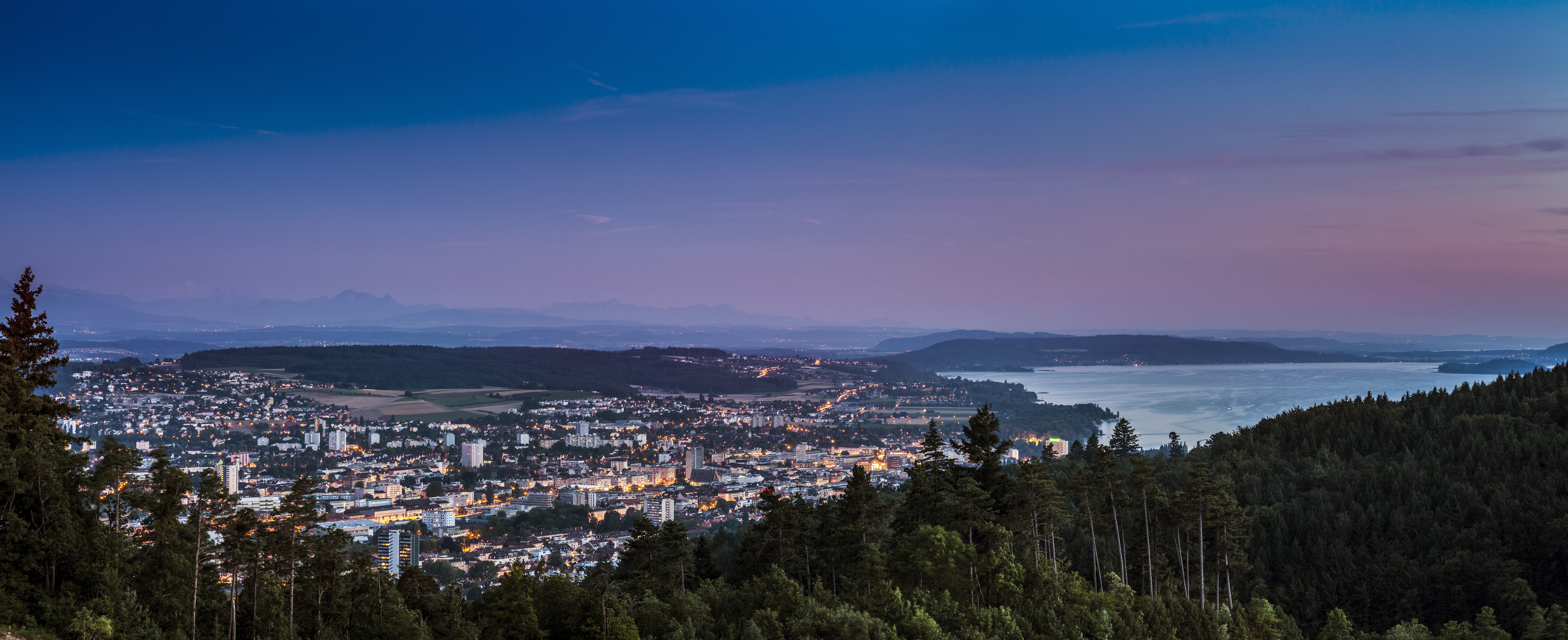 Verpassen Sie die letzte Chance nicht, sich für die Jahresversammlung am 9. Juni in Kongresshaus Biel anzumelden und feiern Sie mit SVGW das 149-jährige Jubiläum. (Bild: ©Tourismus Biel Seeland)