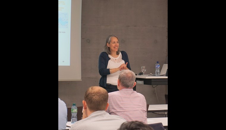 Bettina Bordenet, SVGW, während ihrer ausgiebigen Tour d'Horizon über die H₂-Infrastruktur.