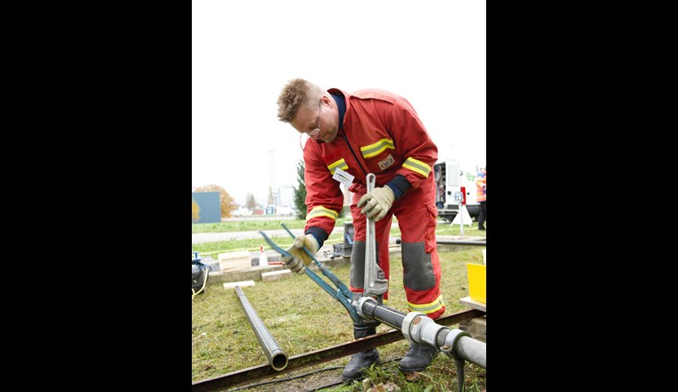 Während einer praktischen Prüfung für Rohrnetzmonteure.