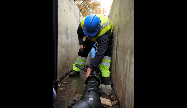 Während einer praktischen Prüfung für Rohrnetzmonteure.