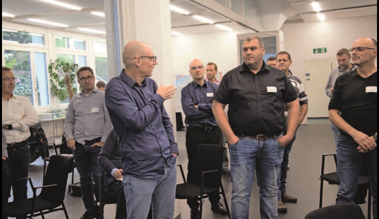 Fig. 3 Auch wenn der Energieträger Wasserstoff nicht wirklich neu ist, betritt die Branche dennoch Neuland. Umso wichtiger ist der Erfahrungsaustausch, wie hier an einer Erfa-Veranstaltung (September 2021
in Olten) im Rahmen des SVGW-Projekts «Analyse der H2-Verträglichkeit der schweizerischen Verteilnetze».