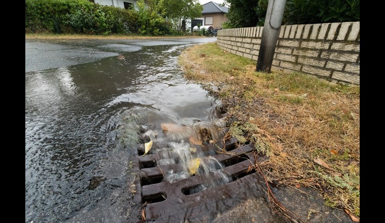 Die negativen Auswirkungen des Klimawandels sind im Siedlungsgebiet bereits heute spürbar. (Bild: ©Christian Schwier/adobestock)