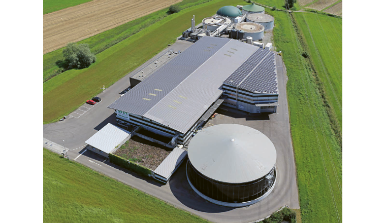 Die Vergärung von Gülle und Mist zu Biogas kann einen wichtigen Beitrag zur Energieversorgung der Schweiz leisten. Zudem reduzieren sich bei der
Gewinnung von Biogas die Klimaauswirkungen erheblich. (Bild: SwissFarmerPower, Inwil LU)