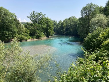 Das Grundwasser reagiert langsamer auf die Trockenheit als die Oberflächengewässer. (Bild: ©Edith Oosenbrug,BAFU)