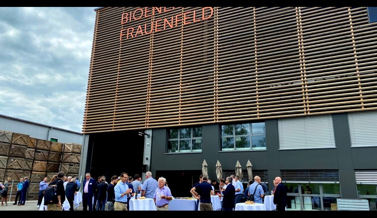 Ausklang mit Apéro nach der eindrücklichen Führung durch die Bioenergie Frauenfeld.