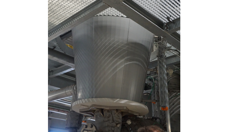 Kern der Anlage ist der Schwebebettreaktor. Dort wird aus der Biokohle das Holzgas gewonnen.