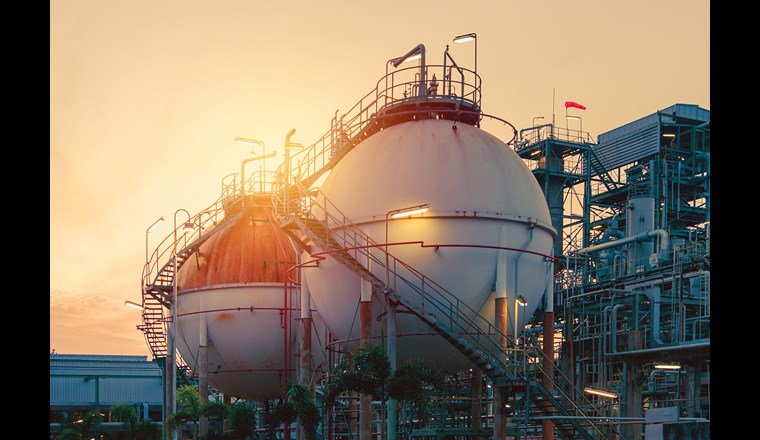 Eine beträchtliche Anzahl von Unternehmen verfügt nach Angaben des Verbands über Zweistoffanlagen, in denen Gas sofort durch Heizöl ersetzt werden kann. (Bild: ©weerapong/adobestock)