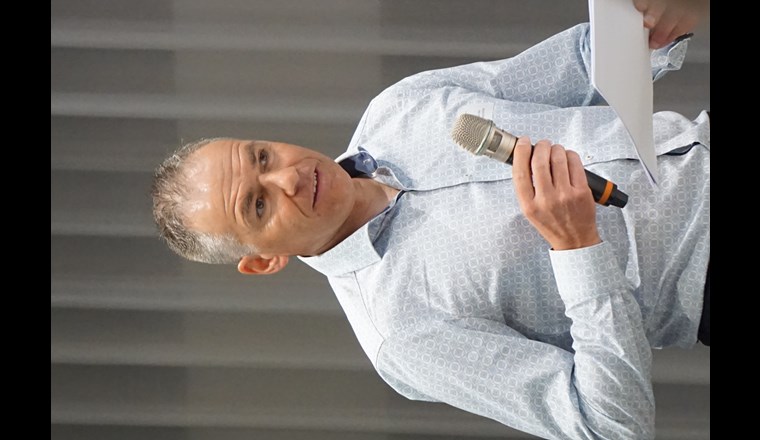 Rolf Meier führte als Moderator durchs dichte Tagungsprogramm.