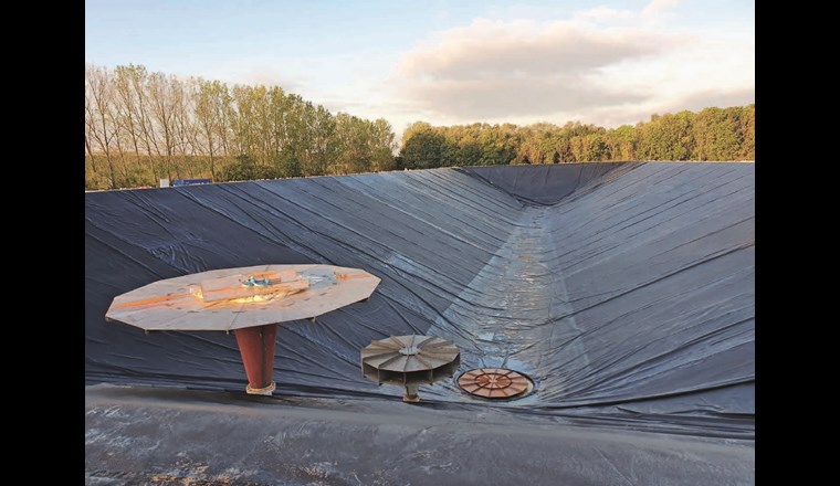 Fig. 6 Erdbeckenspeicher in Høje Taastrup, Dänemark [18].