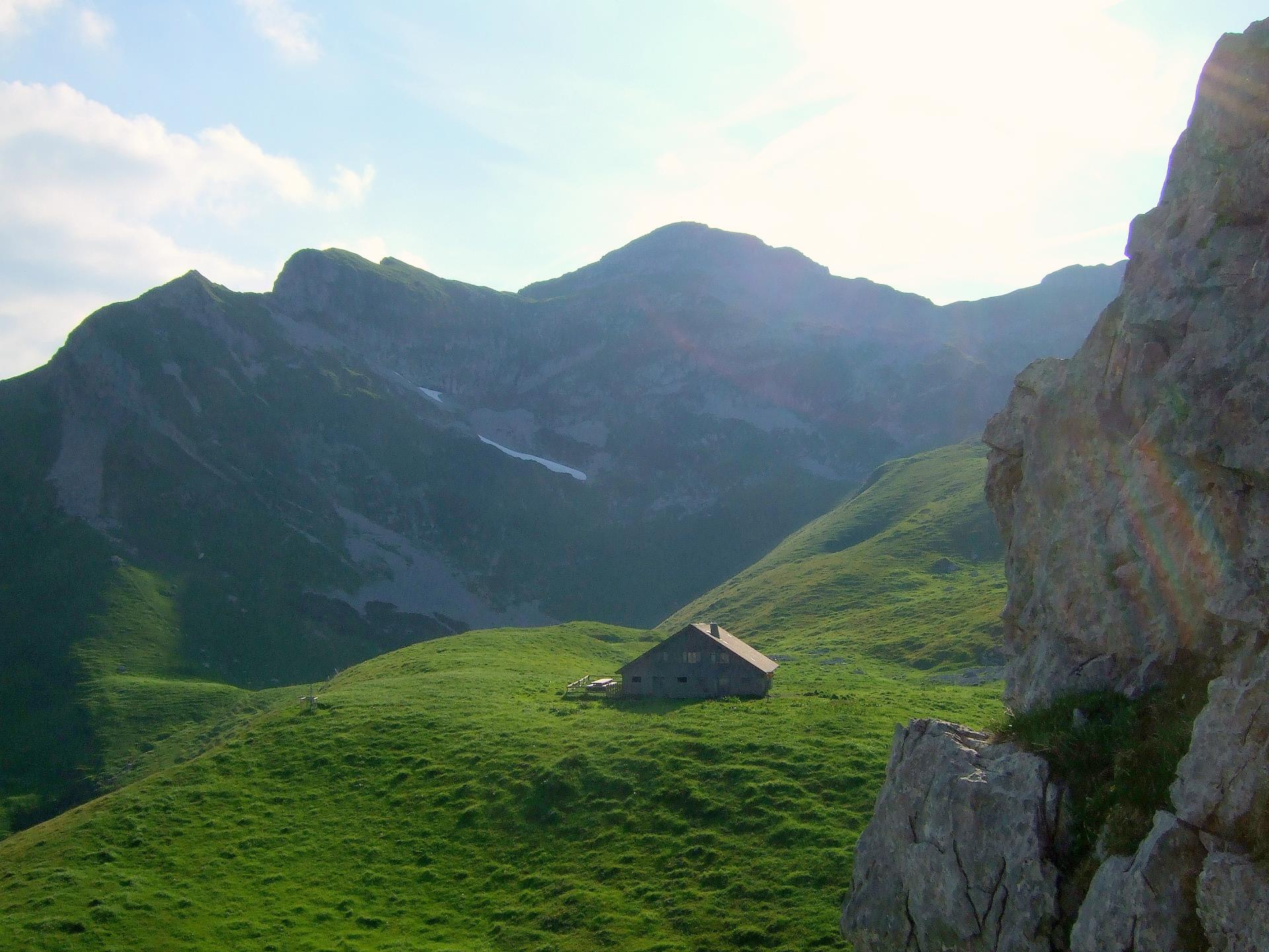 Kleinkläranlagen findet man vor allem an abgelegenen Orten. Im Bild: SAC-Hütte Chlus.