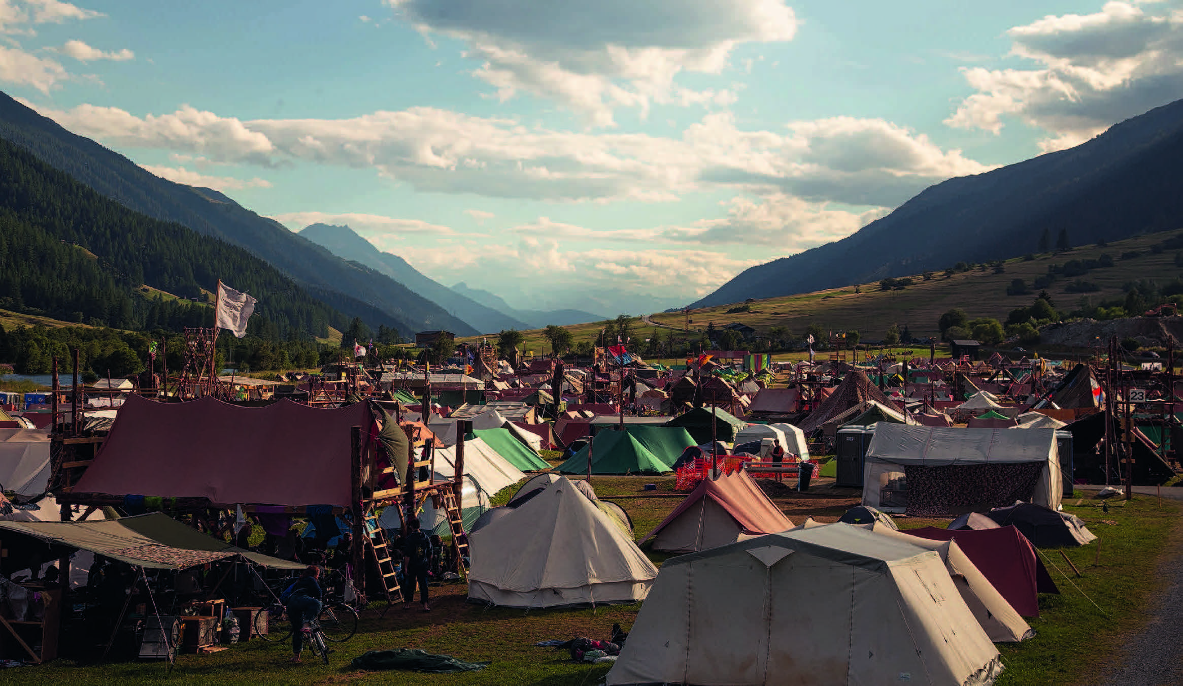 Ein Flowcytometer sorgt für Trinkwassersicherheit im Pfadilager, Goms 2022. (© Adrian Seiterle)