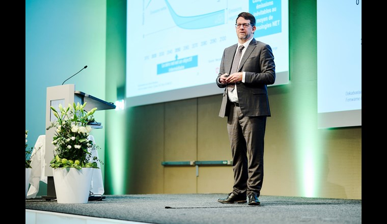 Reto Burkard, Chef Abteilung Klima, Bundesamt für Umwelt BAFU. (Quelle: Thermische Netze Schweiz/© Manu Friederich)