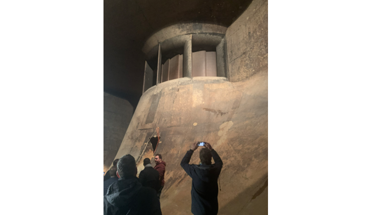 Vor der Informationsveranstaltung bestand die aussergewöhnliche Möglichkeit, im Rahmen einer Führung durchs Kraftwerk die trockengelegte Turbine zu besichtigen.