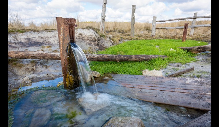 Das Grundwasser ist in gewissen Regionen auf der Welt mit Schadstoffen belastet. Neue Methoden der räumlichen Datenauswertung geben Aufschluss über potentielle Risikogebiete. (Bild: ©istock)