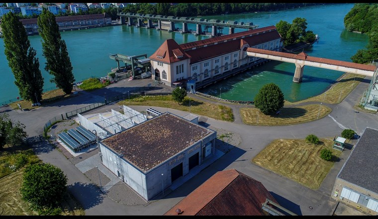 Am Standort Grenzach-Wyhlen an der Schweizer Grenze entsteht Süddeutschlands grösste Anlage für grünen Wasserstoff. (© Energiedienst)