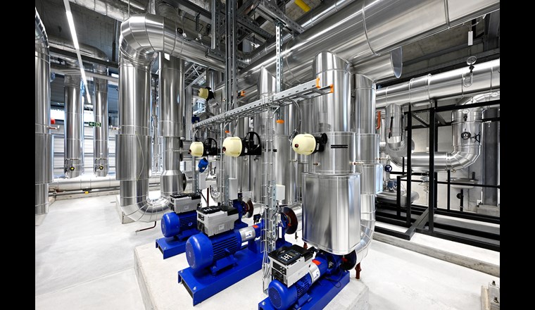 Blick ins Innere der Wärmezentrale Emmen-Dorf. (© M. Emmenegger)