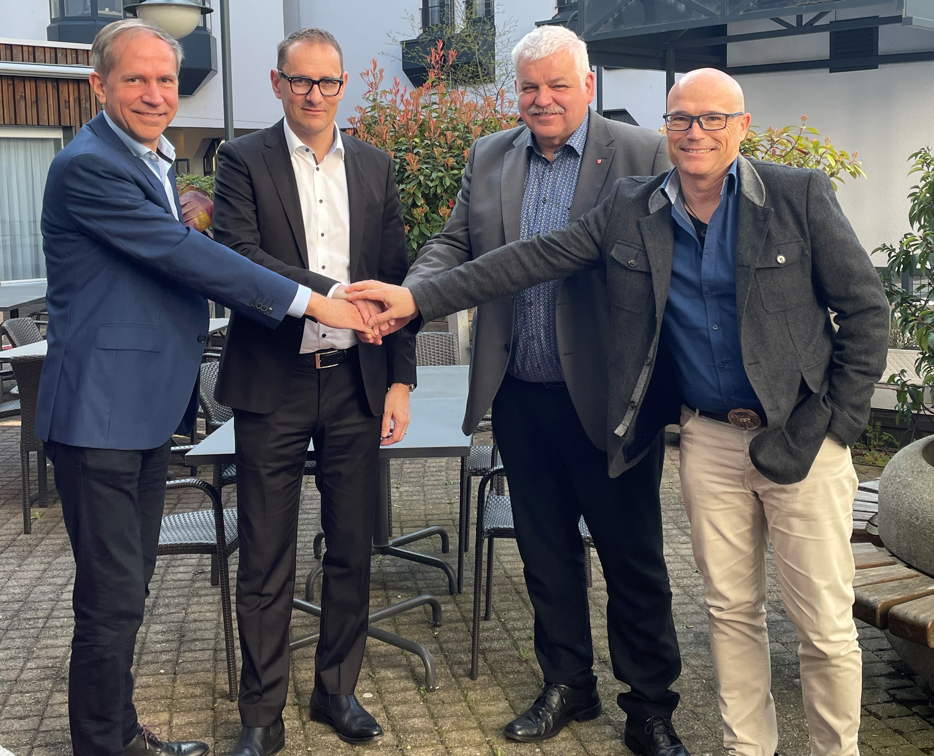 Der Schweizerische Verein des Gas- und Wasserfaches (SVGW) und der Verband Thermische Netze Schweiz (TNS) gehen eine Partnerschaft ein.