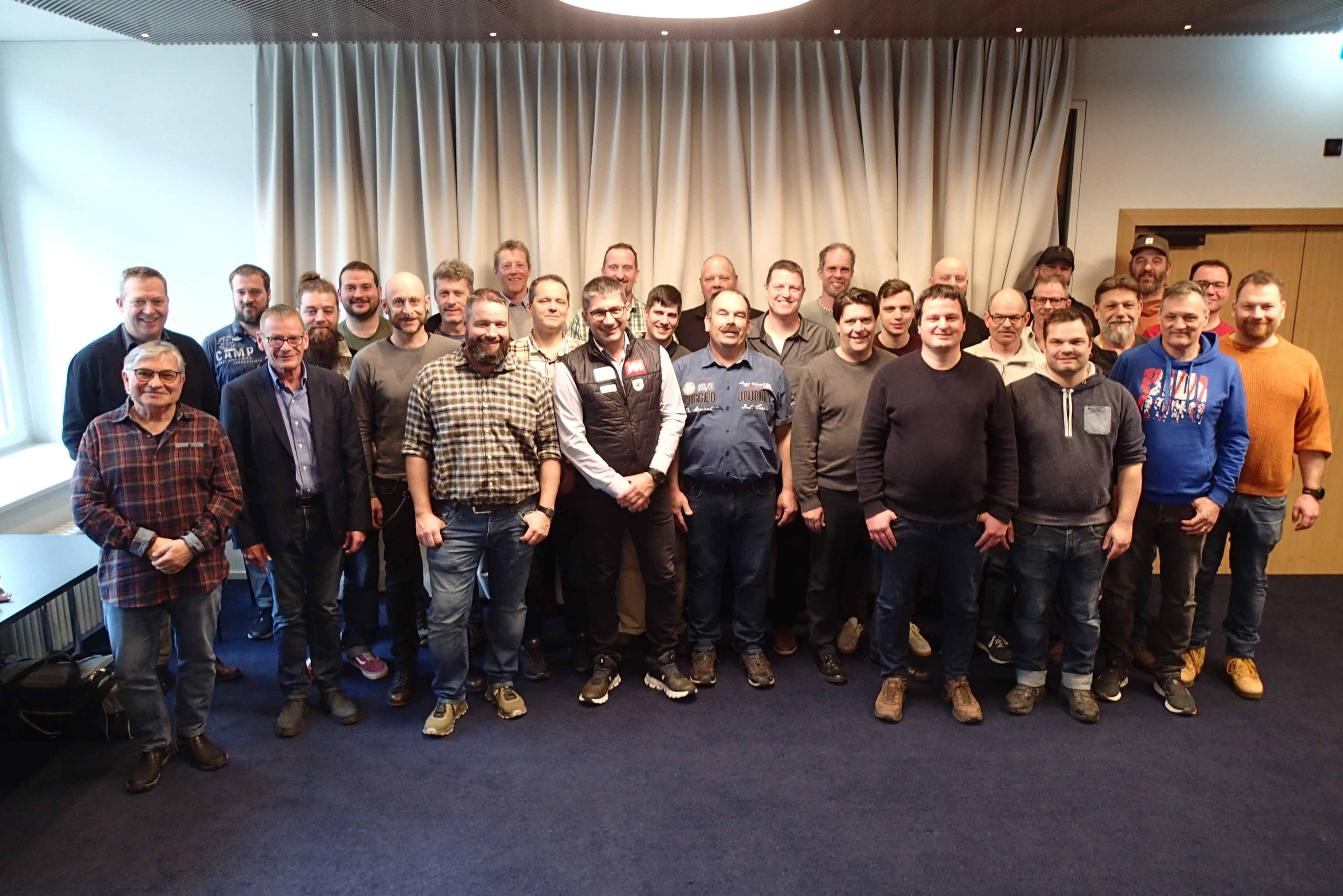 Die Klärwerkfachmänner, die die Urkunden persönlich entgegennehmen konnten. Ebenfalls auf dem Foto: Thomas Morgenthaler, Manfred Tschui und Christian Zumkeller. Foto: J. Sinniger/AWEL/VSA