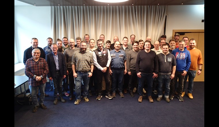 Die Klärwerkfachmänner, die die Urkunden persönlich entgegennehmen konnten. Ebenfalls auf dem Foto: Thomas Morgenthaler, Manfred Tschui und Christian Zumkeller. Foto: J. Sinniger/AWEL/VSA