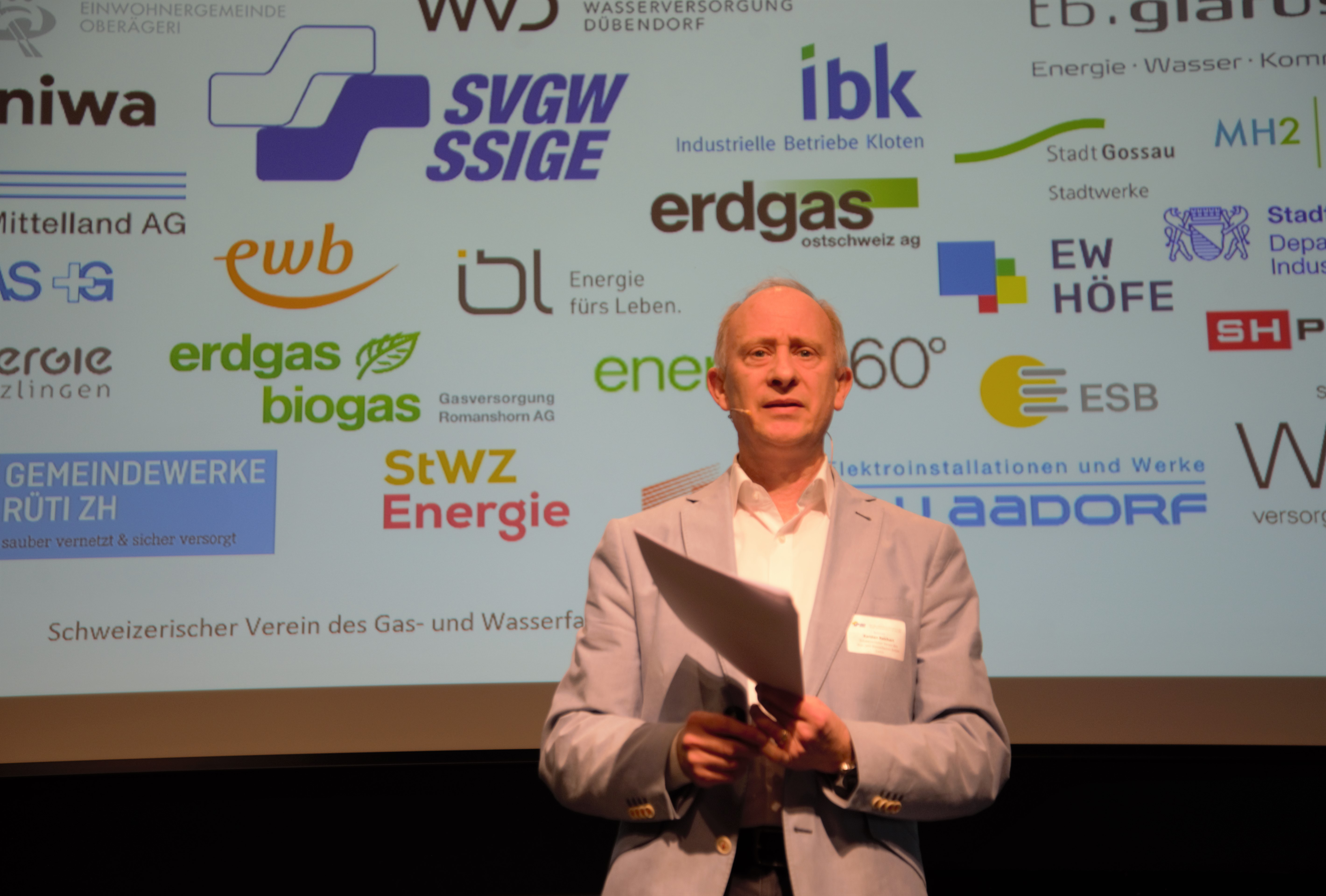 Karsten Reichart organisierte und moderierte die zweite SVGW-Fachtagung «Sicherheit und Gesundheit am Arbeitsplatz im Gas-, Wasser- und Fernwärmefach».