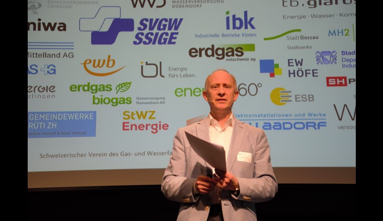 Karsten Reichart organisierte und moderierte die zweite SVGW-Fachtagung «Sicherheit und Gesundheit am Arbeitsplatz im Gas-, Wasser- und Fernwärmefach».