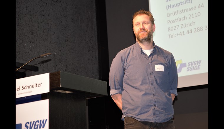 Michael Schneiter erläuterte rechtliche Grundlagen wie auch die mehrteilige Struktur der Branchenlösung des SVGW «Gas- und Wasserversorgung».