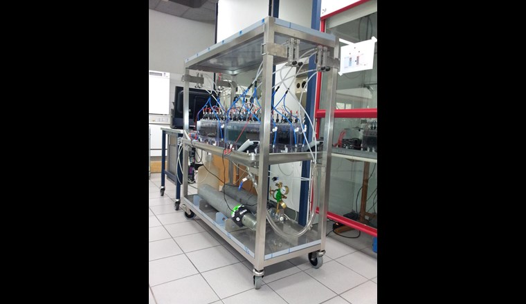 Fig. 3 Mikrobielle Brennstoffzelle (Pilotanlage) zur Untersuchung der Bedingungen für eine Hochskalierung. Das Ziel ist die Einsparung von Energie während der Aufbereitung von Abwasser und die gleichzeitige Erzeugung von Strom. 