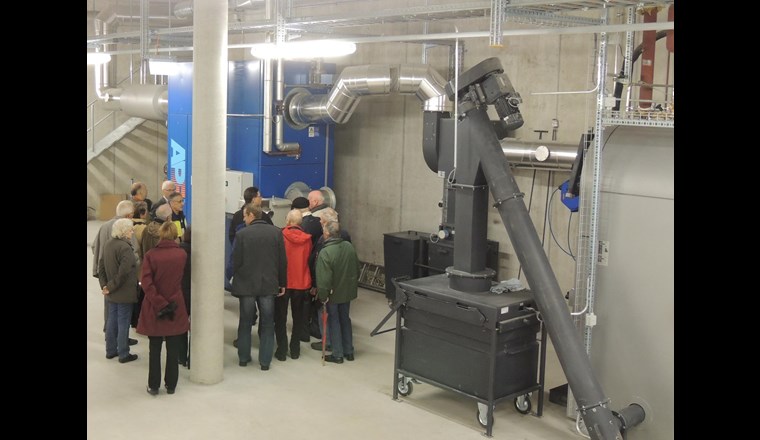 Holzschnitzelofen und Elektrofilter der Heizzentrale «Widmi»