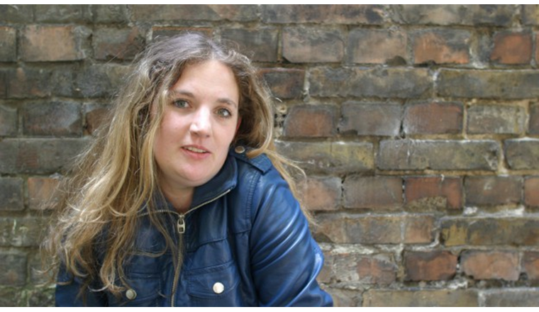 Die Satire "Stinkwasser" von Stefanie Grob ist gemäss UBI zulässig.  (Bild: Sonya Schönberger, SRF) 