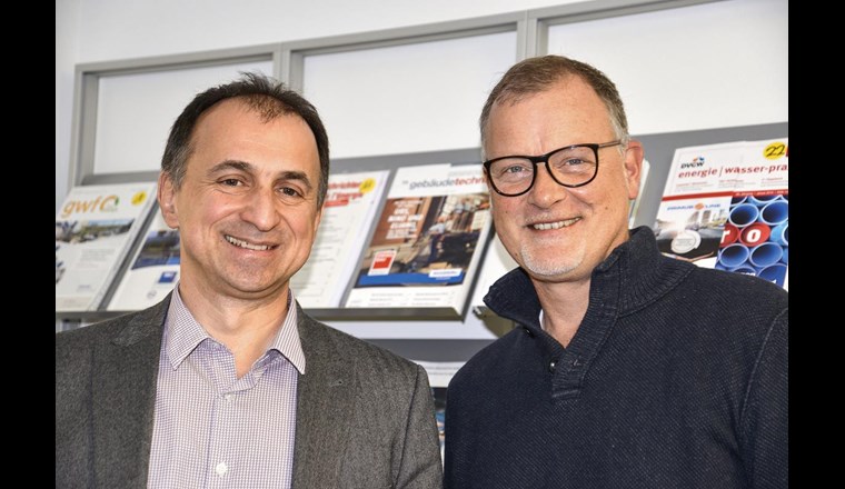 André Olschewski, Bereichsleiter Wasser beim SVGW, und Michael Beteld, Leiter Dokumentation GIS bei IWB: «GIS ist eines der wichtigen Systeme bei der täglichen Arbeit»