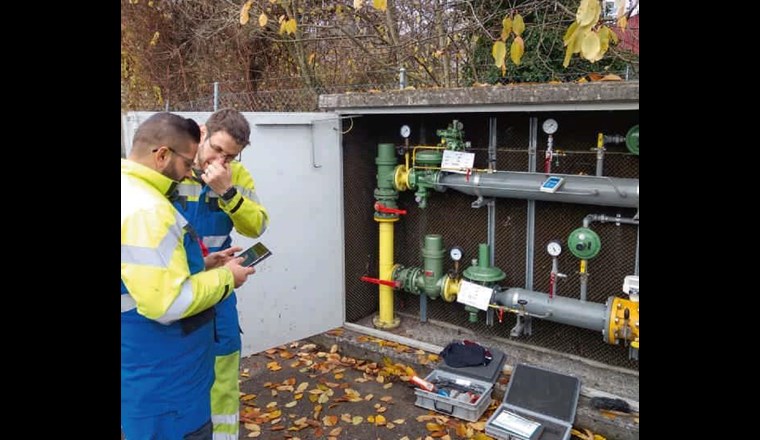 Fig. 1 Kontrolle einer Druckreduzierstation mit dem digitalen Instandhaltungssystem.