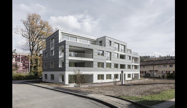 Mit e-Gas/Biogas als Energieträger, dem Erdgasnetz als Speicher, der Power-to-Gas-Technologie sowie der neuen Hybridbox als Herzstück kann das Haus sogar im Winter Strom ins Netz abgeben.