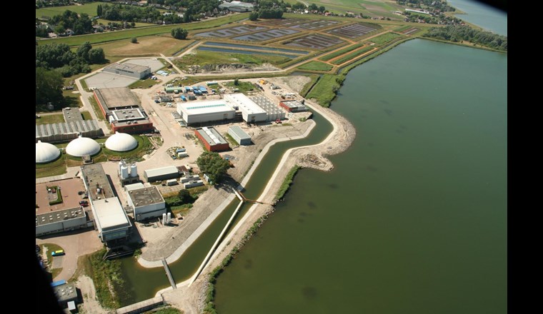 Usine de traitement d'eau potable aux Pays-Bas. Deux détecteursmicrobiologiques en ligne ont été testés dans cette usine afin d'étudier les variations de la qualité de l'eau produite.
