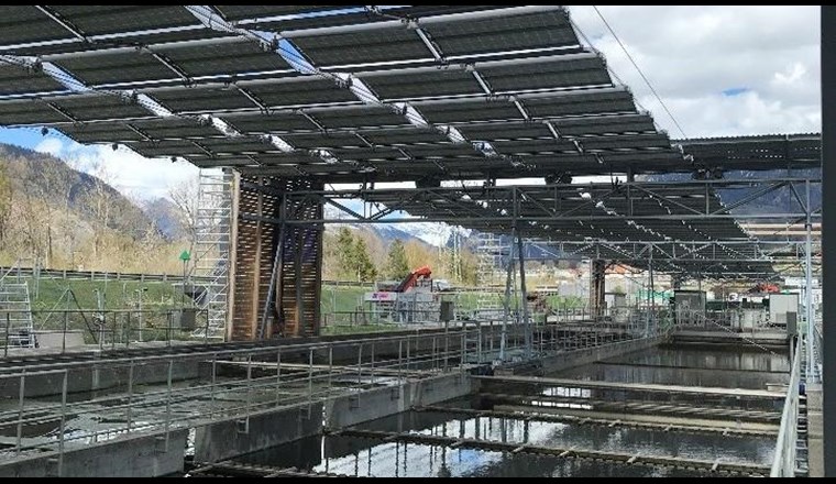 Die ARA Chur ist die weltweit erste ARA mit Solarfaltdach über den Klärbecken.