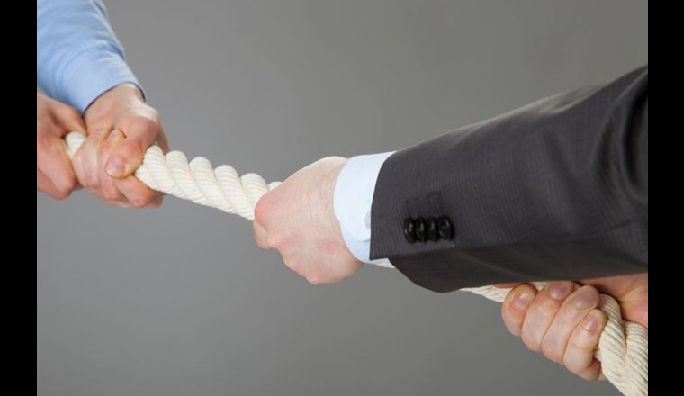 Seilziehen um Trinkwasserinteressen und Landwirtschaft. Bild (c): Maryna Pleshkun/123RF.jpg