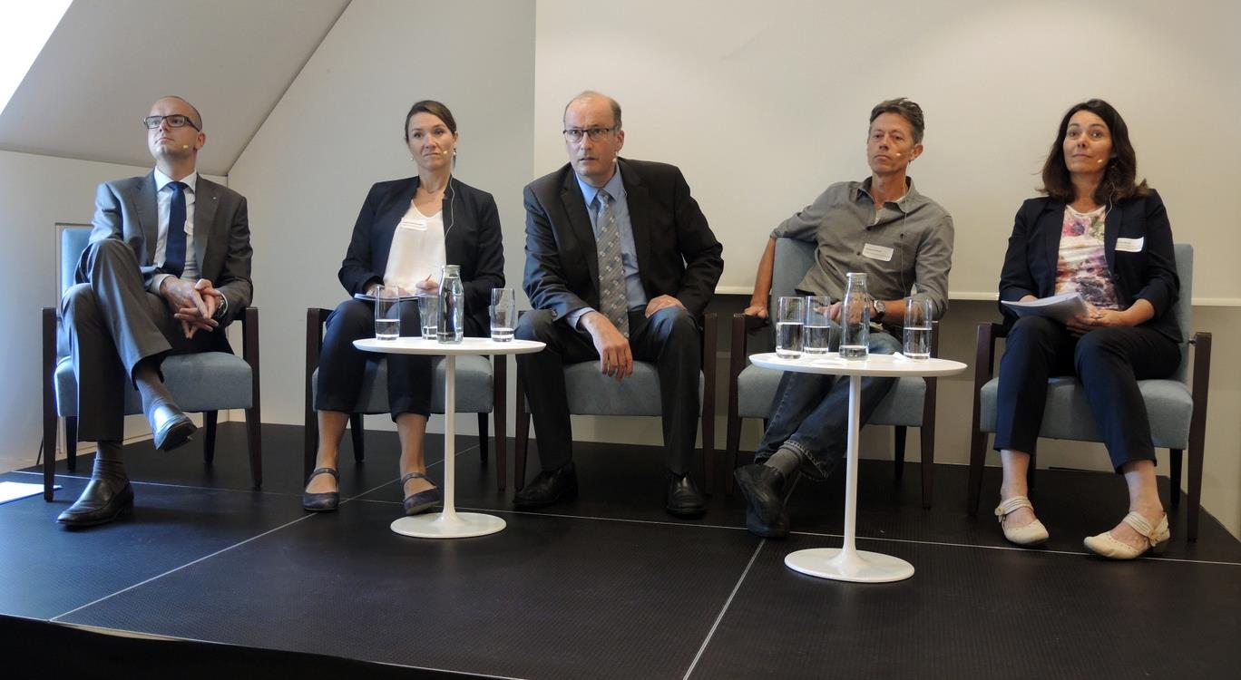 Podium mit (von rechts): Franziska Herren, Andreas Bosshard, Markus Ritter, Sophie Michaud Gigon und Urs Reinhard.