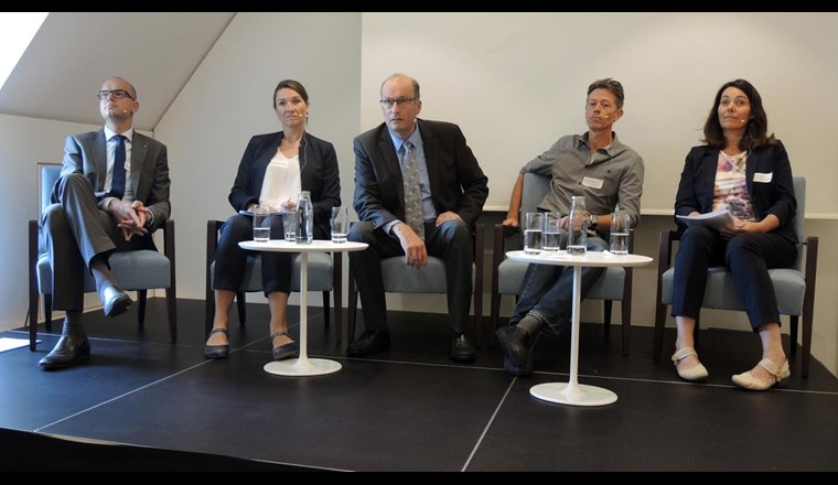 Podium mit (von rechts): Franziska Herren, Andreas Bosshard, Markus Ritter, Sophie Michaud Gigon und Urs Reinhard.